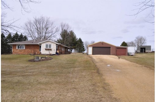 10960 Straubhaar Rd, Blue Mounds, WI 53517