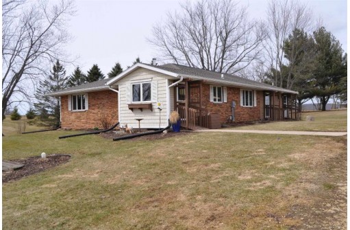 10960 Straubhaar Rd, Blue Mounds, WI 53517