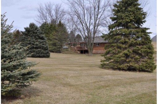 10960 Straubhaar Rd, Blue Mounds, WI 53517