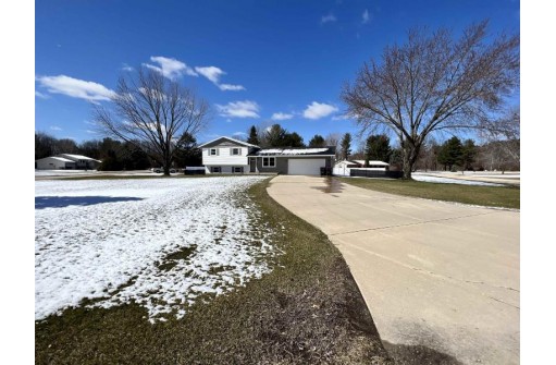 N2639 Whispering Dr, Brodhead, WI 53520