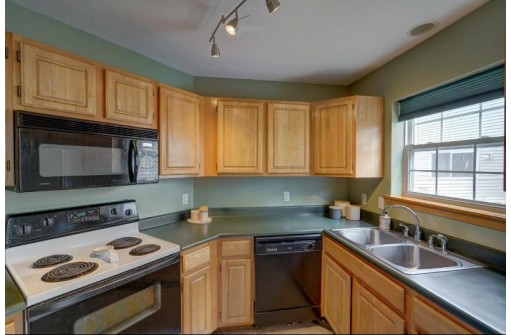 2011 Mckenna Blvd, Madison, WI 53711