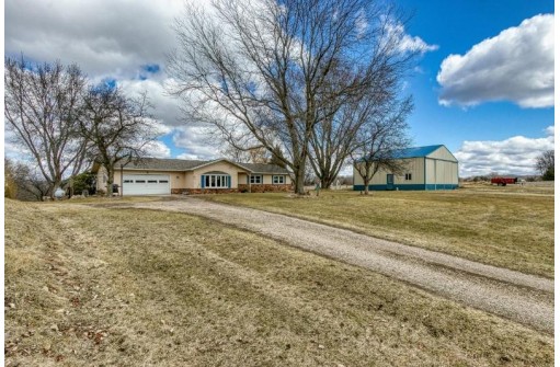 W13098 Hwy 188, Lodi, WI 53555