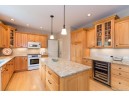 7709 Westchester Dr, Middleton, WI 53562