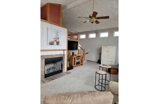 30 Vacation Blvd, Edgerton, WI 53534