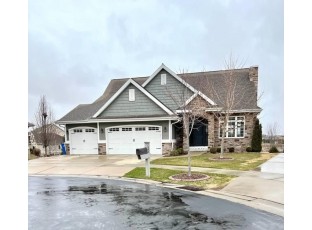 1403 Emerald Ct Waunakee, WI 53597