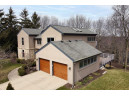 5846 Persimmon Dr, Fitchburg, WI 53711