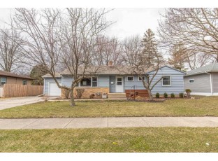 462 N Bristol St Sun Prairie, WI 53590-1426