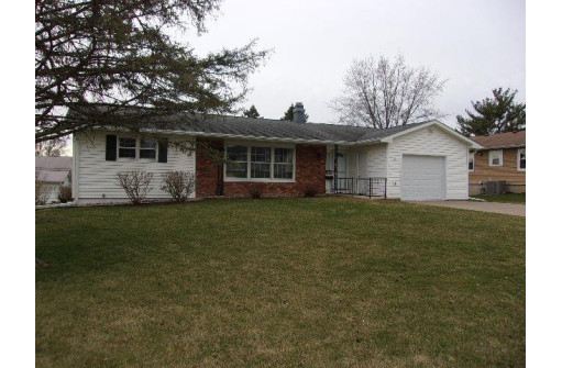 170 Maple Dr, Platteville, WI 53818-0000