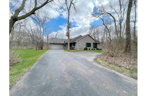 3178 N Crystal Springs Rd, Janesville, WI 53545