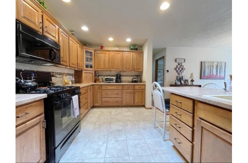 3178 N Crystal Springs Rd, Janesville, WI 53545