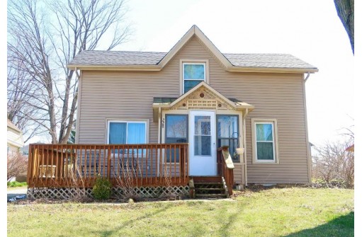 228 Mary St, Cambria, WI 53923