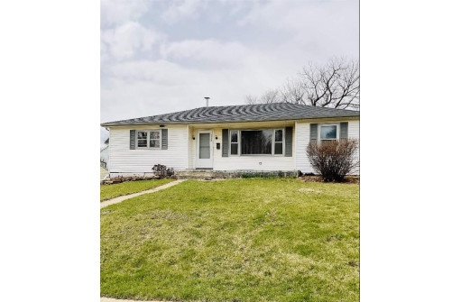 1132 Clay St, Darlington, WI 53530