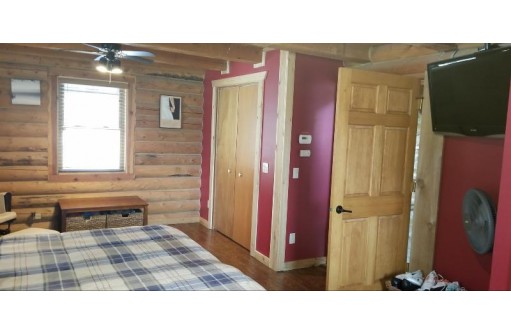 S1116 Hopi Ct, La Valle, WI 53941