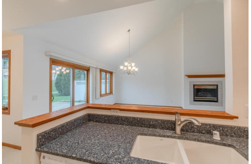 5 Sebring Ct, Madison, WI 53719