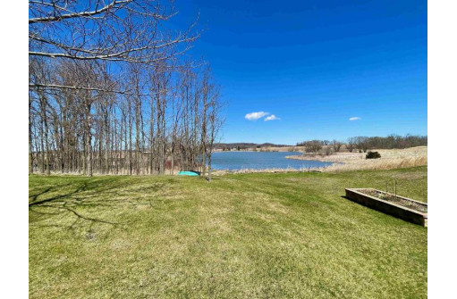 6996 N Dunlap Hollow Rd, Mazomanie, WI 53560