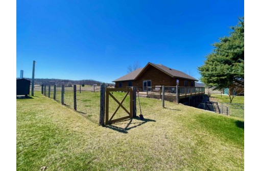 6996 N Dunlap Hollow Rd, Mazomanie, WI 53560