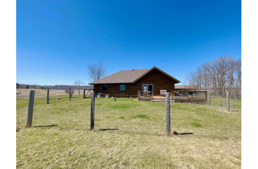 6996 N Dunlap Hollow Rd, Mazomanie, WI 53560