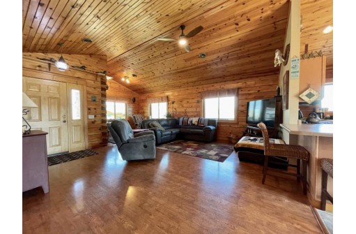 6996 N Dunlap Hollow Rd, Mazomanie, WI 53560