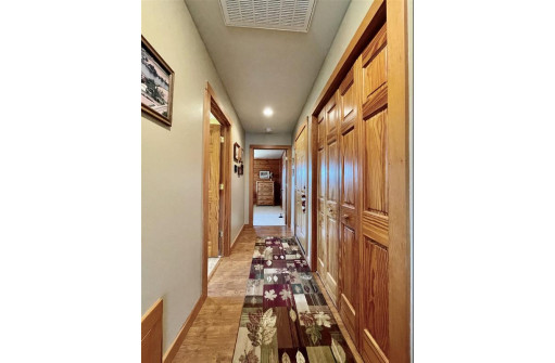 6996 N Dunlap Hollow Rd, Mazomanie, WI 53560