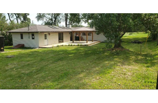 549 State Farm Rd, Deerfield, WI 53531