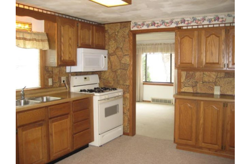 798 S Beaumont Rd, Prairie Du Chien, WI 53821