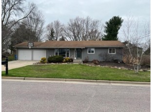 1159 10th St Baraboo, WI 53913