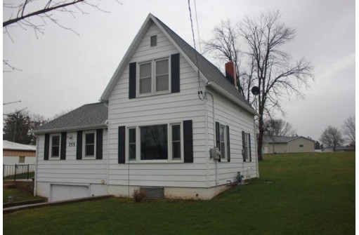 755 Lutheran St, Platteville, WI 53818