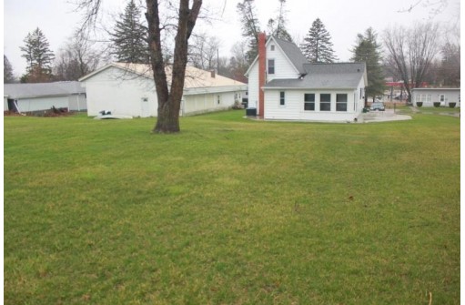 755 Lutheran St, Platteville, WI 53818