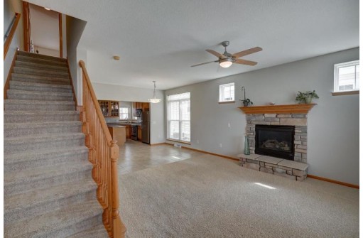 1072 Stonehaven Dr 4, Sun Prairie, WI 53590