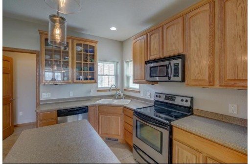 1072 Stonehaven Dr 4, Sun Prairie, WI 53590