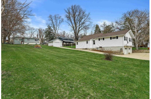 1515 E Road 7, Edgerton, WI 53534