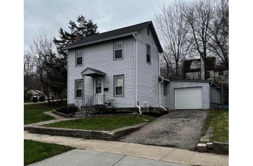 320 Glen St, Janesville, WI 53545