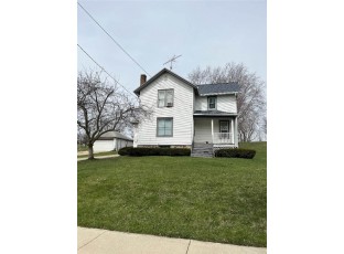 418 S Main St Fall River, WI 53932