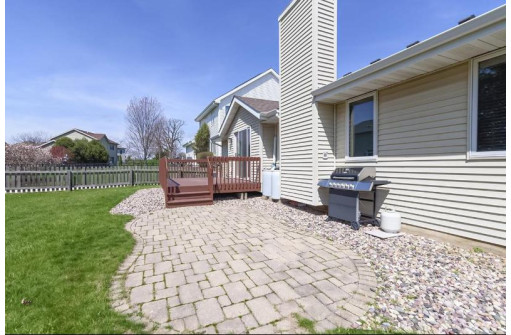 9423 Eagle Nest Ln, Middleton, WI 53562