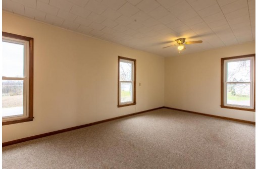 6705 Lancaster Rd, Platteville, WI 53818