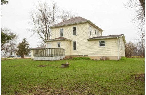 6705 Lancaster Rd, Platteville, WI 53818