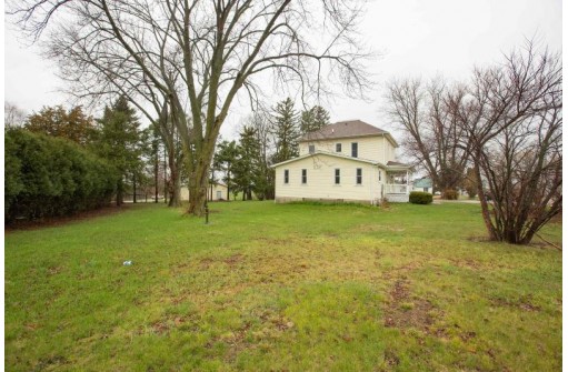 6705 Lancaster Rd, Platteville, WI 53818