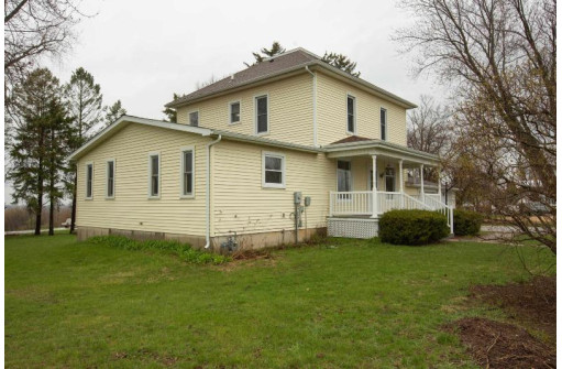 6705 Lancaster Rd, Platteville, WI 53818