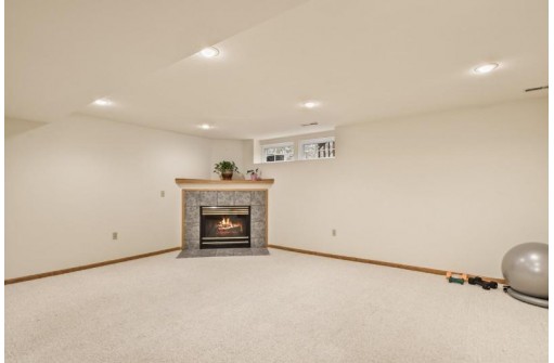 235 N Musket Ridge Dr, Sun Prairie, WI 53590