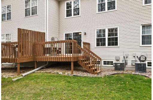 235 N Musket Ridge Dr, Sun Prairie, WI 53590