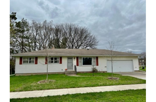 524 Allen Ave, Sun Prairie, WI 53590