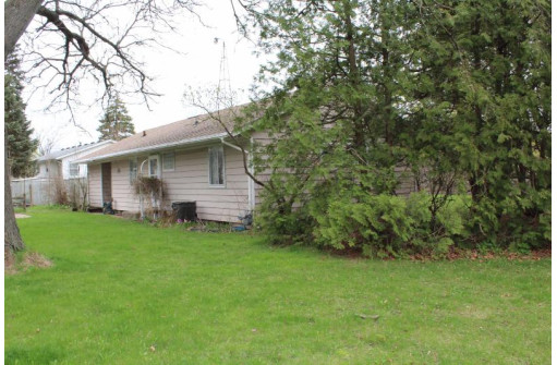 3105 S River Rd, Janesville, WI 53546