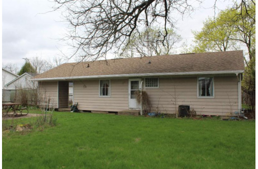 3105 S River Rd, Janesville, WI 53546