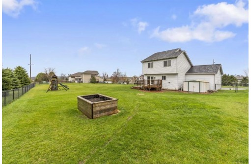 1021 Vista Ridge Dr, Mount Horeb, WI 53572