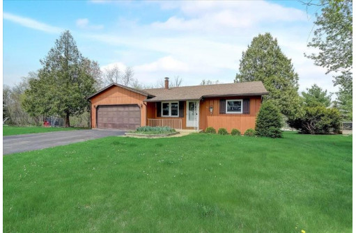 615 Lake Wisconsin Dr, Merrimac, WI 53561