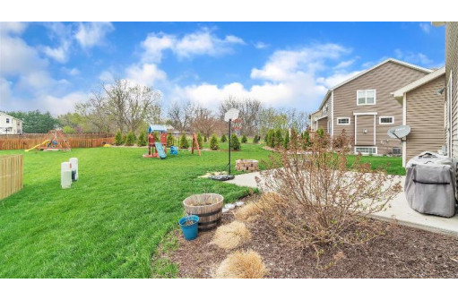 380 White Tail Dr, Sun Prairie, WI 53590