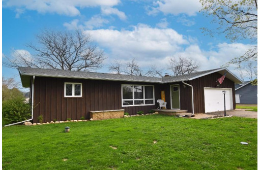 W874 Sunnyside Rd, Green Lake, WI 54941