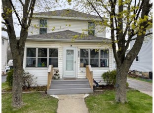 208 N Main St Lodi, WI 53555