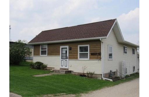 813 17th St, Monroe, WI 53566-2347