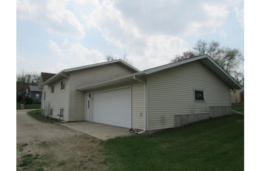 813 17th St, Monroe, WI 53566-2347